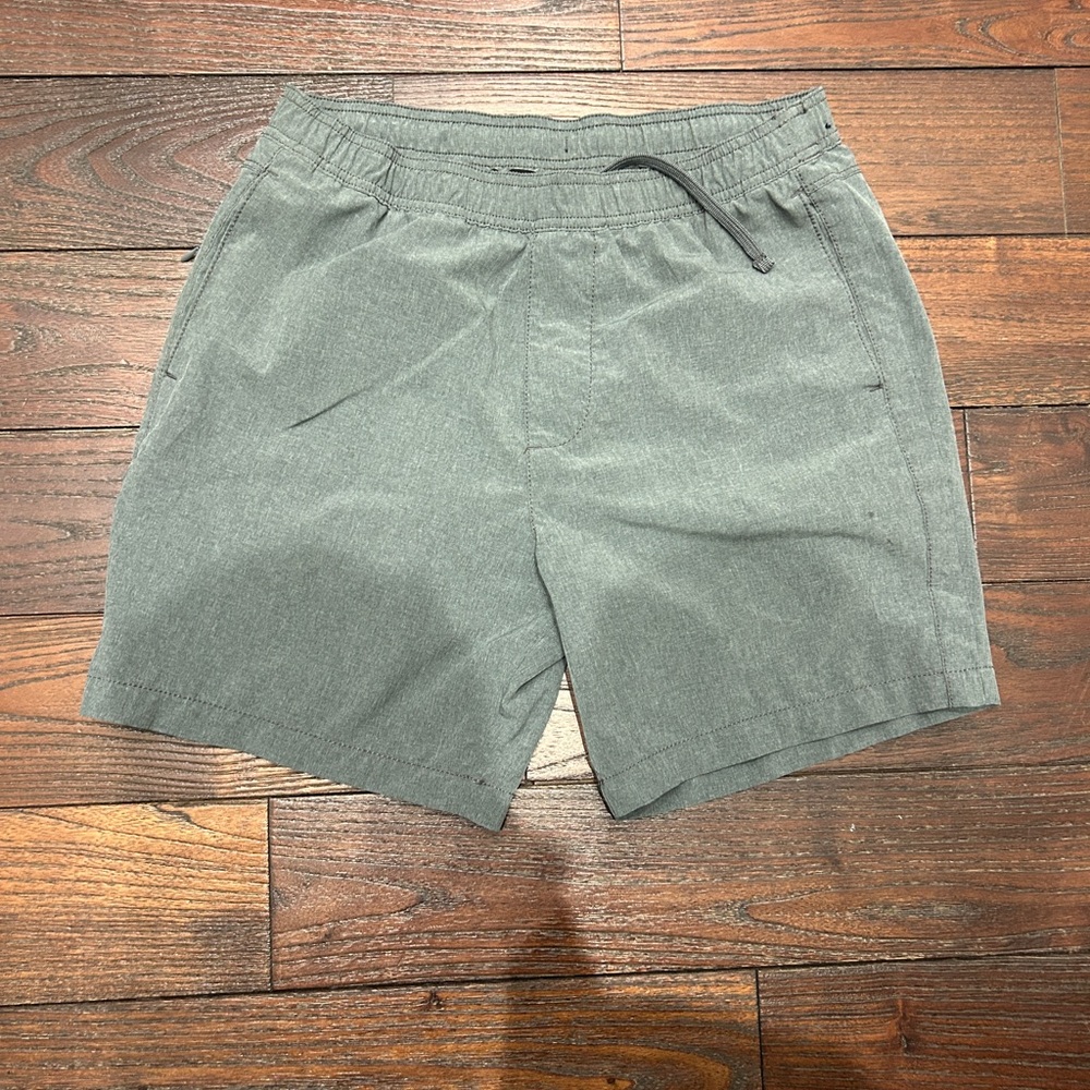 Hollister Men's Athletic Gray and Black  Shorts Bundle